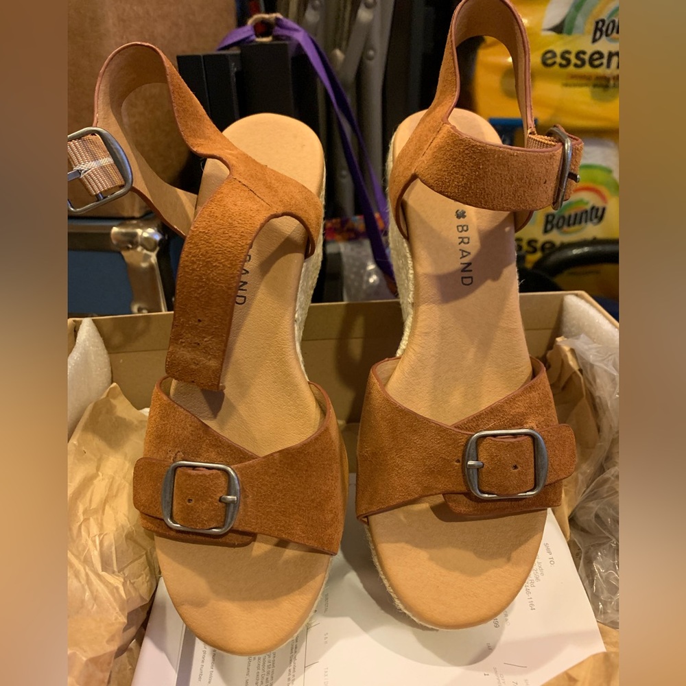NIB Lucky Brand wedge size 5.5